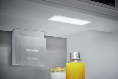 Встраиваемый холодильник с морозильной камерой Miele KFN7844C NoFrost