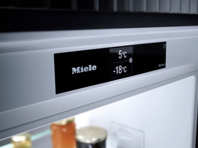 Встраиваемый холодильник с морозильной камерой Miele KFN7795C NoFrost