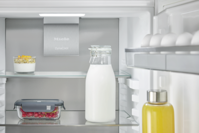 Встраиваемый холодильник с морозильной камерой Miele KFN7844C NoFrost