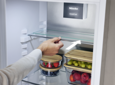 Встраиваемый холодильник с морозильной камерой Miele KFN7844C NoFrost